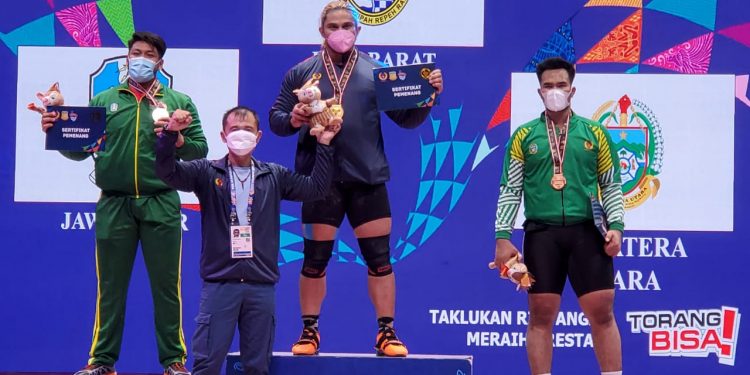 Angkat Besi Jabar Juara Umum