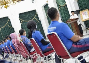 Uu : Kulantaran Gemper, ‘Teu Biasa diadu Teu Biasa’