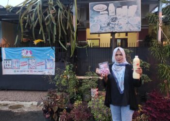 Sempat Terpuruk, Setelah Gabung UMKM usAHA, Olahan Susu Ade Melejit Lagi