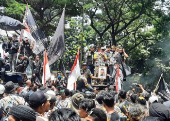 Ribuan Massa GMBI Geruduk Polda Jabar, Ini Tuntutannya