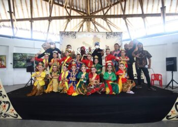 Regenerasi Kesenian Tradisional, Tedy Rusmawan Apresiasi Jaipong Bentang Bandung