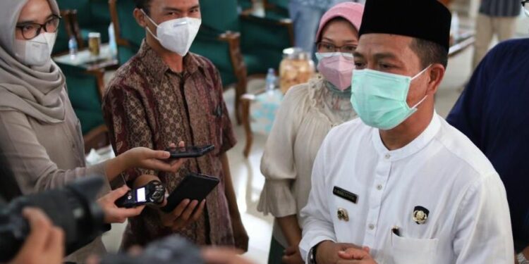 Sampah Numpuk di Pasar Banjaran, Bupati DS Lakukan Hal Ini