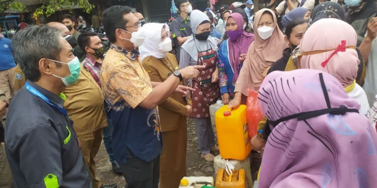 Ketua DPRD: Pedagang Tidak Boleh Jual Minyak Goreng Melebihi HET Rp 13.000 per Liter