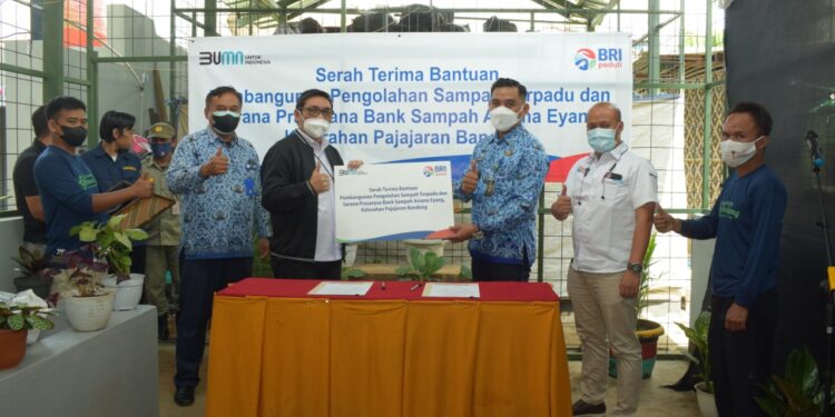Percepatan Pengangkutan Sampah, BRI Peduli Sumbang Motor R3