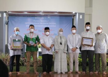 Usai Seminar, FAST Bantu Yatim Piatu dan Masjid