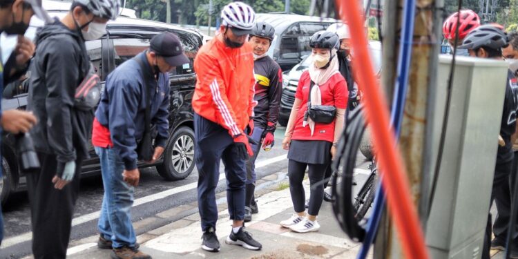 Operator Kembali Pasang Kabel di Jalan Dago, Sekda: Langsung Potong