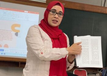 Nurhaeni Sikki, Rela Tinggalkan Baju Loreng Demi Mengajar