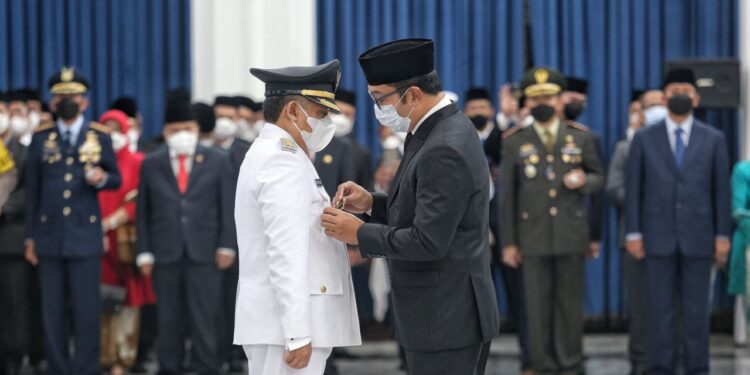 Ini Tiga Pesan Gubernur untuk Wali Kota Bandung Baru Yana Mulyana
