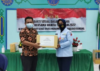 Kunjungi Panti Asuhan Bayi Sehat, Wanita TNI Serahkan Bantuan