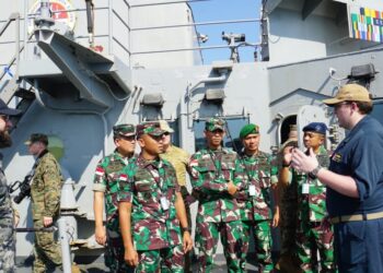 TNI Kunjungi Kapal Perang AS USS Ashland LSD-48