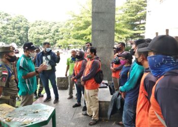 Alun-Alun Bandung Penuh Sampah, Ketua DPRD: Perda Diterapkan dan Buat Rambu Peringatan Mencolok