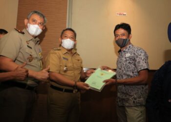 Pemkot Berikan Sertifikat Tanah, Ikhtiar dalam Pemulihan Ekonomi di Masa Pandemi 