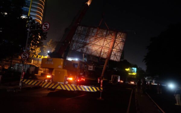 Jalan Wastukancana Bakal Bebas Reklame Ilegal