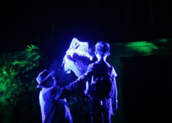 Bandung Diserbu Kawanan Dinosaurus