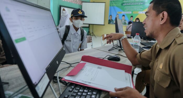 SMAN 2 Padalarang Berikan Layanan Prima Saat PPDB Tahap 2