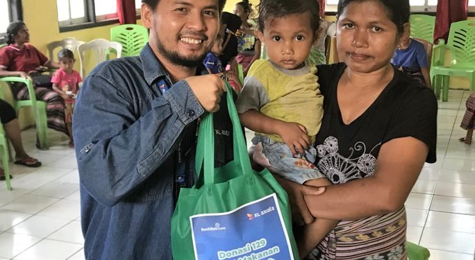Cegah Stunting, XL Axiata Salurkan Paket Makanan Sehat di NTT