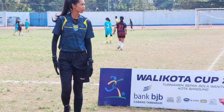 Sempat Ditentang, Desy Jadi Pemain Persib, Timnas, dan Wasit