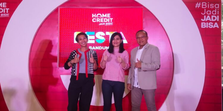 Wow, Home Credit Gelar PESTA Bertabur Hadiah