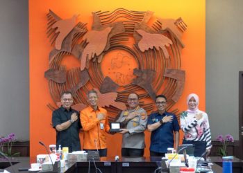 Polresta Bandar Lampung Berhasil Ungkap Kasus Pencurian Materai, Pos Indonesia Beri Piagam Karya Jasa