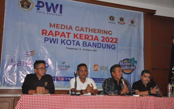 Rapat Kerja PWI Kota Bandung, Optimallkan Program Pembangunan dan Pemulihan Ekonomi Daerah
