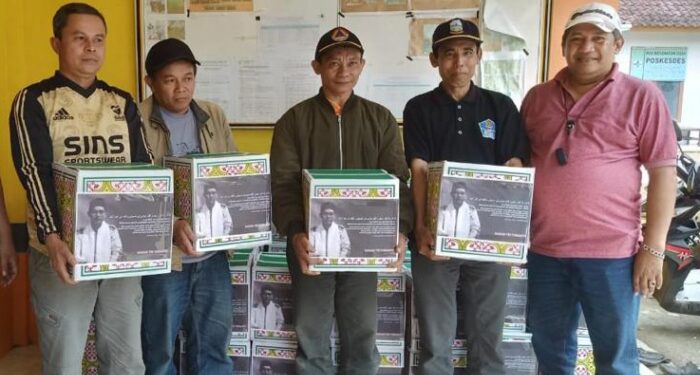 Pengusaha Muda Dadan Tri Salurkan Bantuan di Pakenjeng Garut