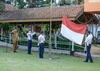 Hari Pertama Masuk Sekolah, 200 Murid SLBN A Citeureup Ikuti Upacara