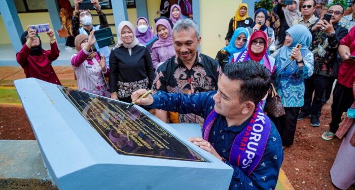 Kadisdik Jabar Resmikan RKB SMAN Jatiluhur