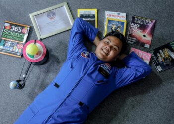 Siswa SMAS Darul Hikam Internasional Simulasikan Peluncuran Roket NASA