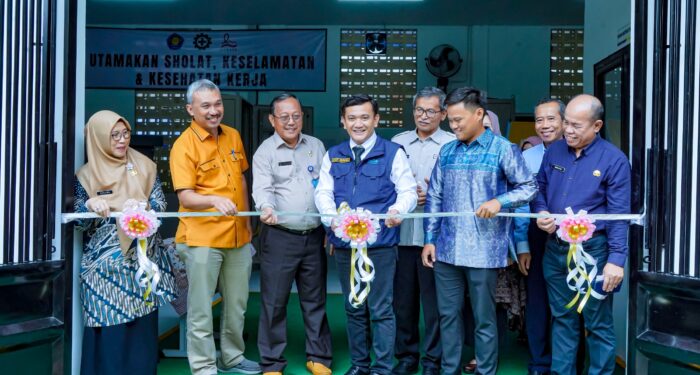 Kadisdik Jabar Resmikan Kelas Industri SMKN 7 Bekasi