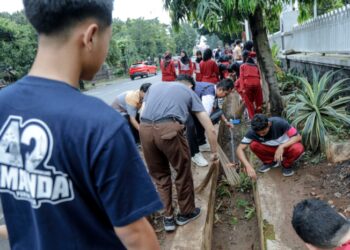 Peduli Lingkungan, SMAN 2 Purwakarta Lakukan GEMAS