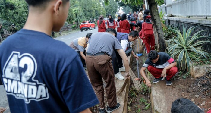 Peduli Lingkungan, SMAN 2 Purwakarta Lakukan GEMAS