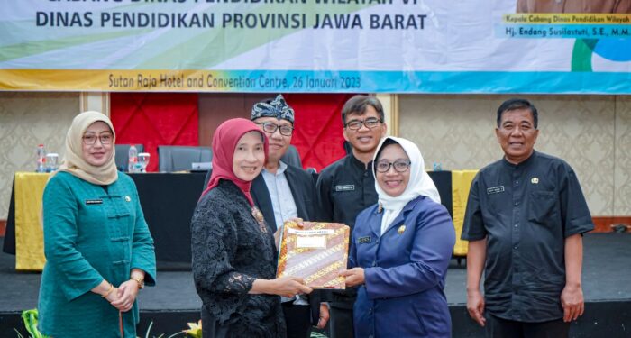 Ini Pesan Yesa di Sertijab 13 Kepala SMA Negeri di Cadisdik Wilayah VI