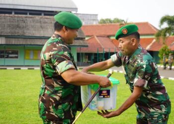 Jelang Bulan Suci Ramadhan, Danrem 064/MY Bagikan Bingkisan