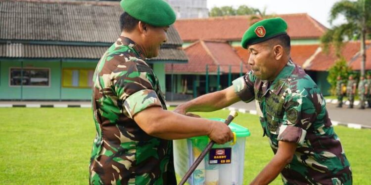 Jelang Bulan Suci Ramadhan, Danrem 064/MY Bagikan Bingkisan