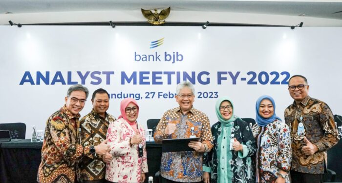 Didera Berbagai Kasus, Dirut bjb diminta Mundur