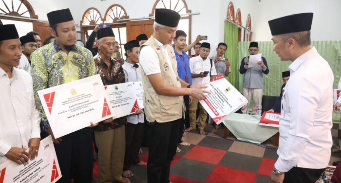 Mulai Transisi Energi, Ganjar Bantu Rooftop PLTS