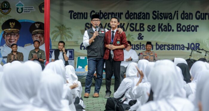 Kadisdik Dampingi Gubernur Jabar Temu Siswa Se Kabupaten Bogor