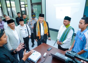 Kadisdik Jabar Dampingi Wagub Resmikan Dojo RPS dan RPL SMKN Manonjaya