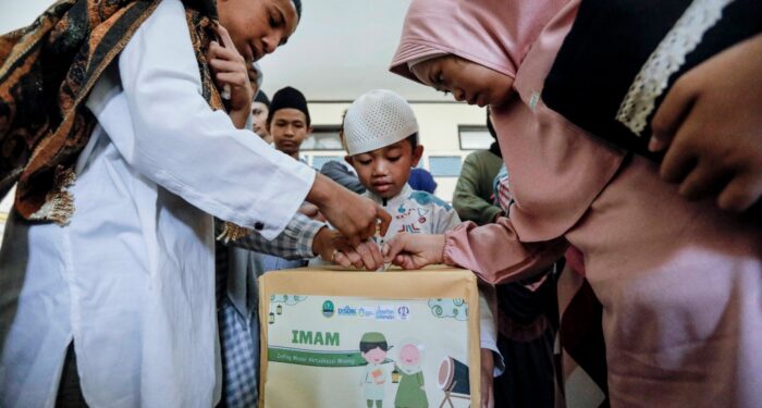 Bantu Sesama, Siswa SLB ABC YPLAB Sisihkan Uang Saku