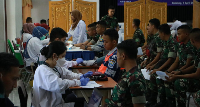 Donor Darah TNI Bakorda Bandung, Hasilkan Ratusan Labu Darah