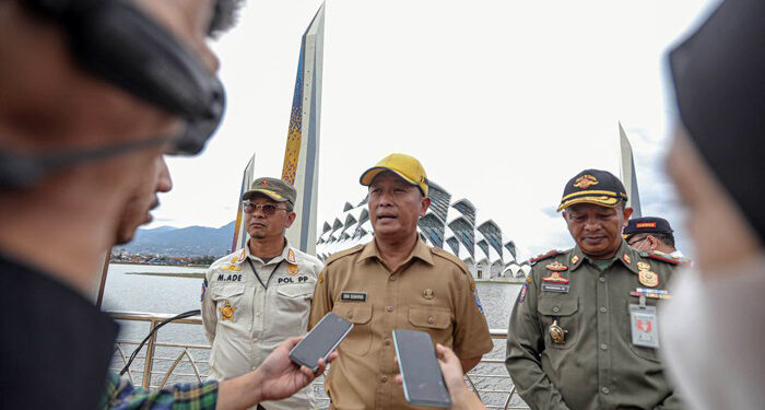 Pemkot Bandung Bantu Perparkiran dan PKL di Masjid Al-Jabbar