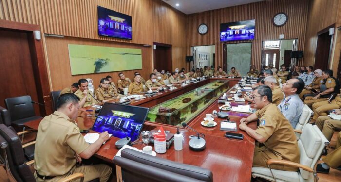 Ema Ke Para Camat : Jangan Sampai Kota Bandung Menjadi Kota Auto Pilot