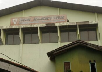 KONI dan PBSI Jabar Bantu Renovasi GOR Bulutangkis Iie Soemirat