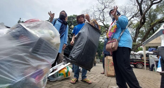 Nabung Sampah Dapat Uang, Mau?