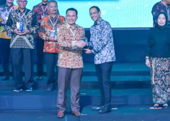 Wahyu Mijaya Terima Penghargaan Anugerah Merdeka Belajar