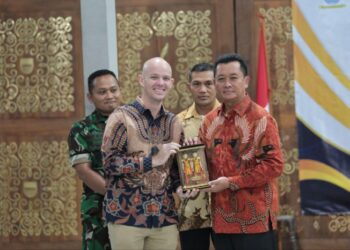 Ema Sambut Pasis Negara Sahabat di Pendopo