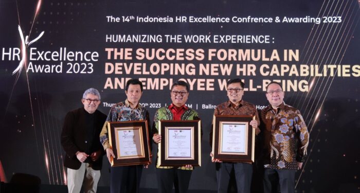 Transformasi Tiga Aspek, Pos Sabet Penghargaan SWA dan FEB UI