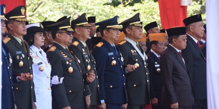 Dankoharmatau Ikuti Upacara HUT Ke-78 RI di Lapangan Gazibu