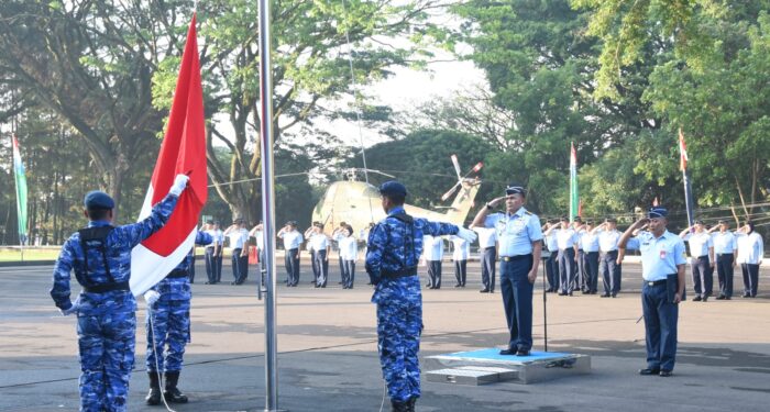 Dirharpesbang Koharmatau Pimpin Upacara Mingguan