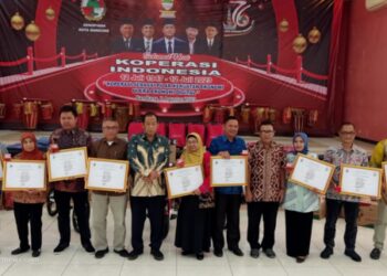 Ketua Karya Pena Balarea Sabet Tokoh Penggiat Koperasi